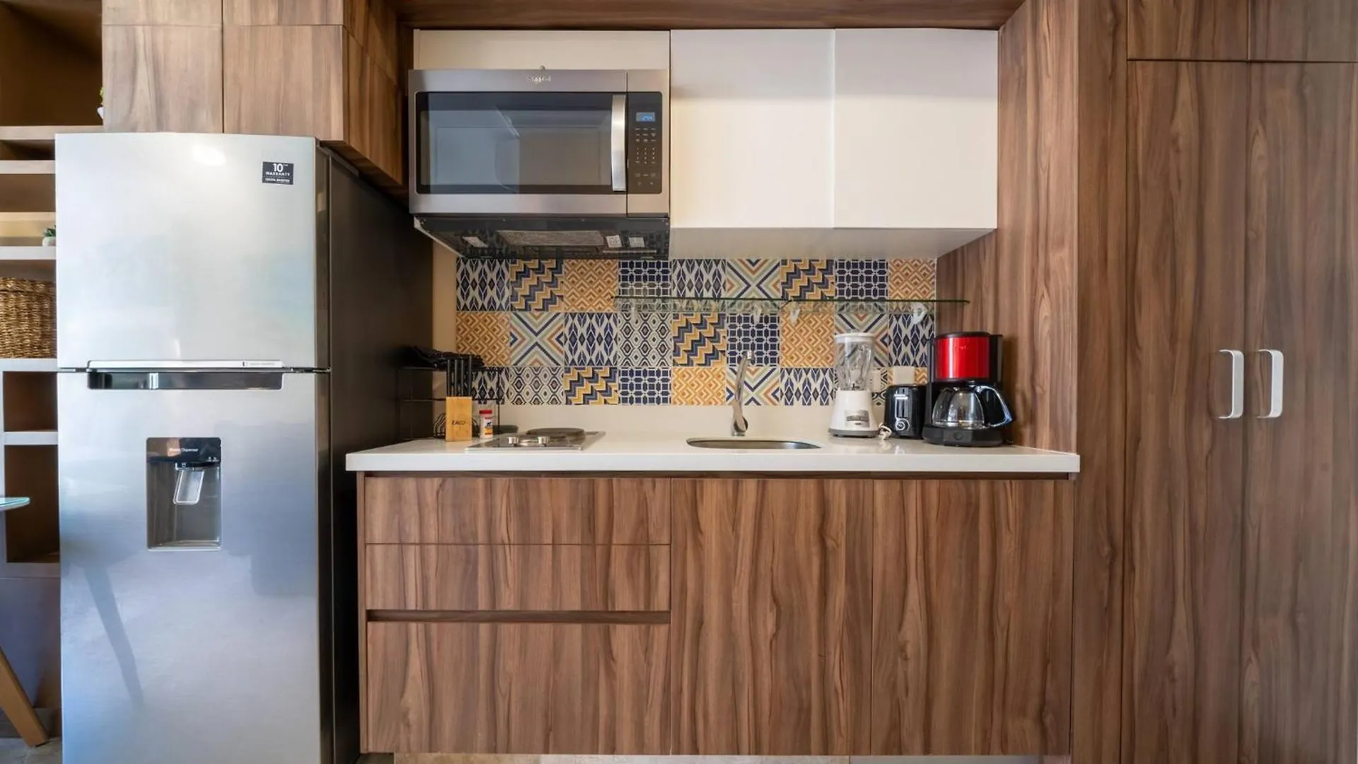 아파트 Studio Caribbean Dreams - Stylish & Only 2 Blocks To The Beach - At Bahay Condos 신데 델 카르멘