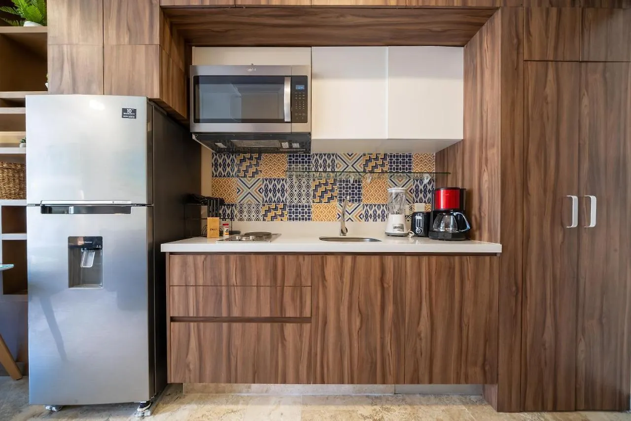Studio Caribbean Dreams - Stylish & Only 2 Blocks To The Beach - At Bahay Condos Playa del Carmen Mexico
