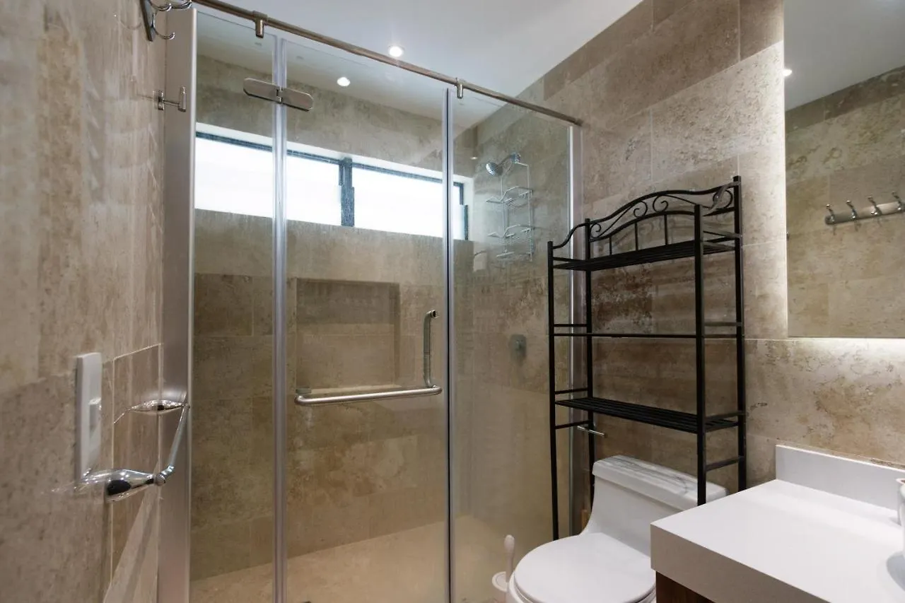 Apartment Studio Caribbean Dreams - Stylish & Only 2 Blocks To The Beach - At Bahay Condos Playa del Carmen