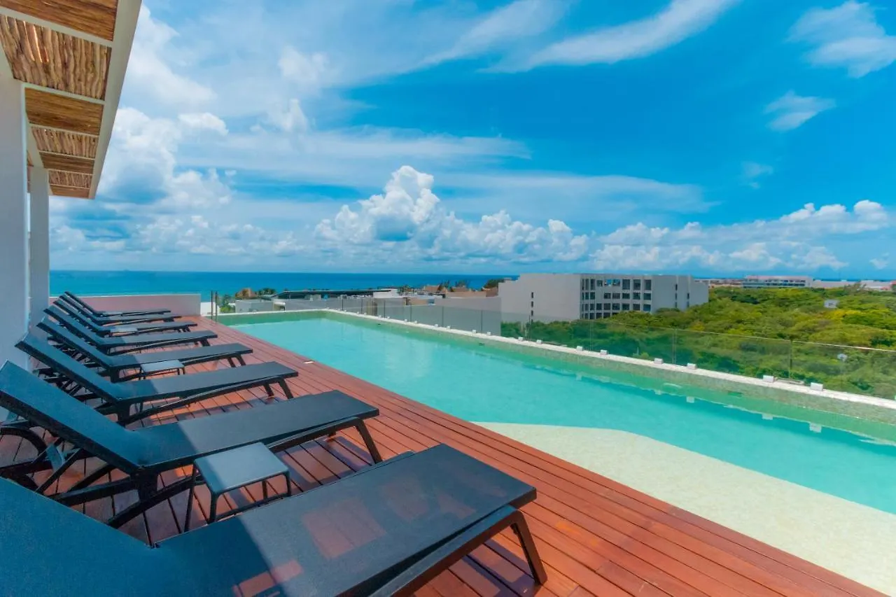 Studio Caribbean Dreams - Stylish & Only 2 Blocks To The Beach - At Bahay Condos Playa del Carmen