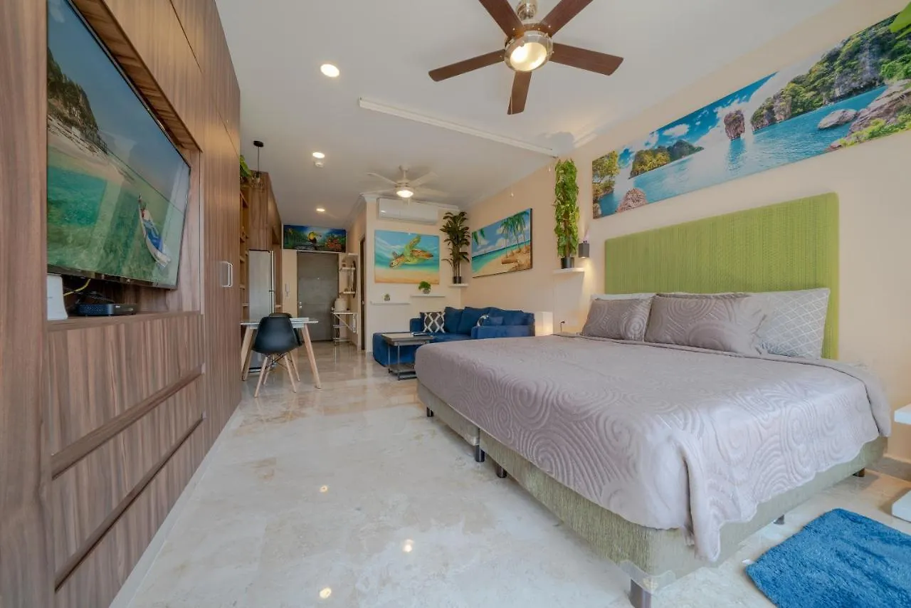 Studio Caribbean Dreams - Stylish & Only 2 Blocks To The Beach - At Bahay Condos Playa del Carmen 0*,  Mexico