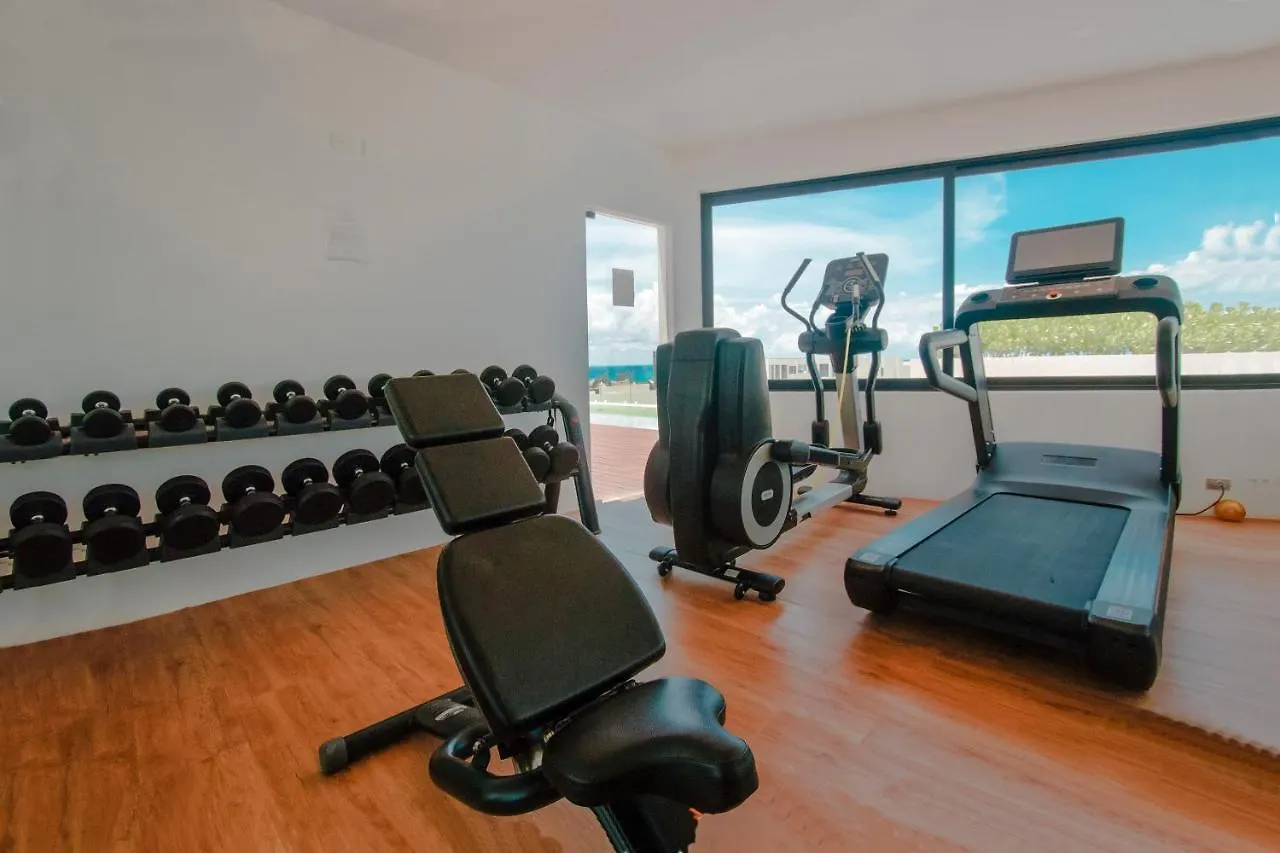 Studio Caribbean Dreams - Stylish & Only 2 Blocks To The Beach - At Bahay Condos Playa del Carmen Apartment