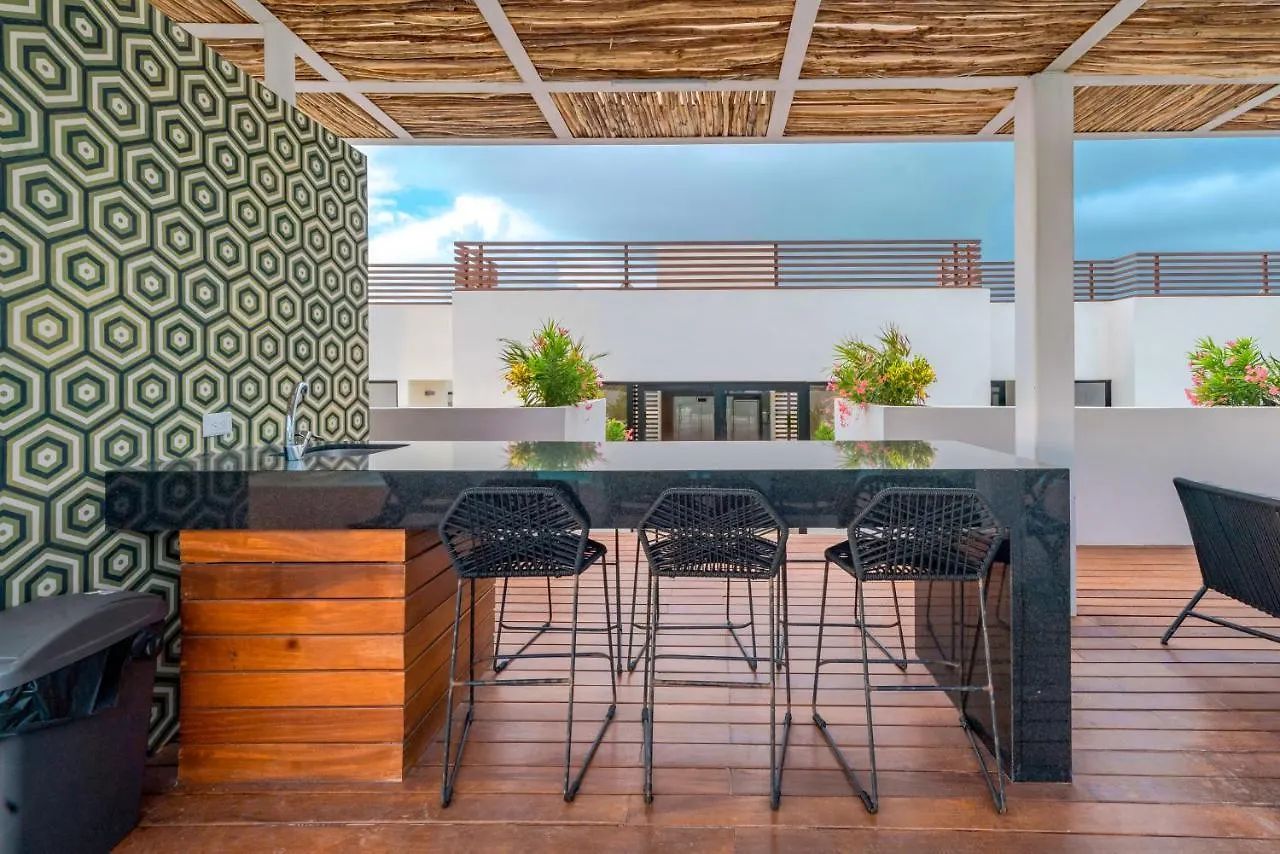 Apartment Studio Caribbean Dreams - Stylish & Only 2 Blocks To The Beach - At Bahay Condos Playa del Carmen Mexico