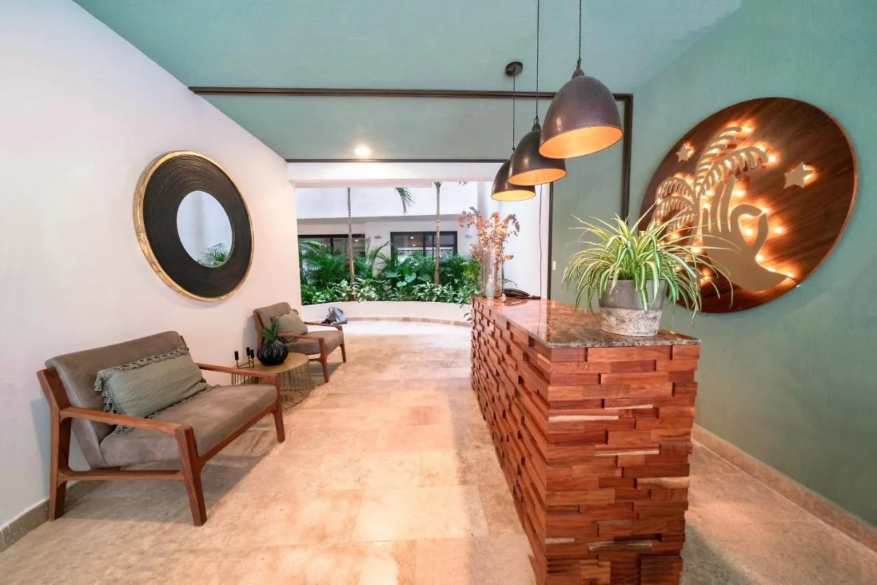 Studio Caribbean Dreams - Stylish & Only 2 Blocks To The Beach - At Bahay Condos Playa del Carmen